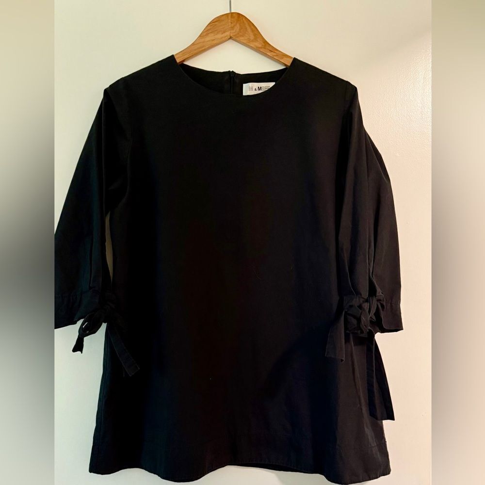 Elegant Black Poplin Women's Top, Great Condition